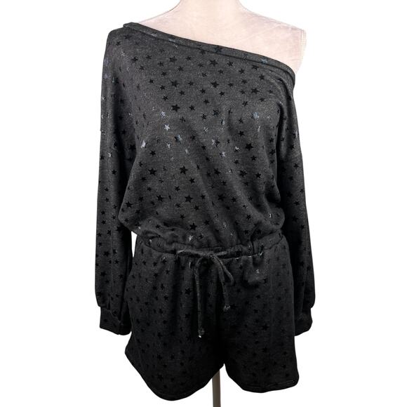 Le Lis Collection Romper Black Stars LS Pockets Off Shoulder New - Picture 14 of 16